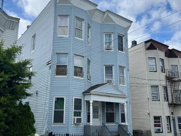 106 Ash St, Yonkers, NY 10701
