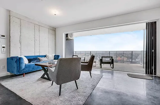 Rented by EXR | media 4