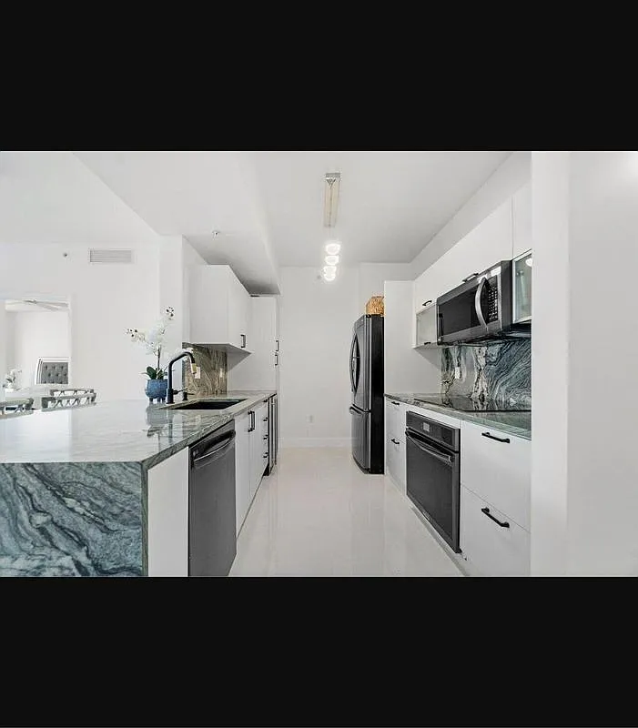2 bed, 2.0 bath, 1226 sqft, $4,750 — Photo 1