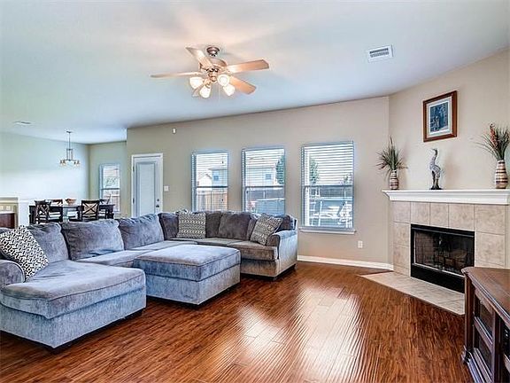 5th image of 221 Flinn St