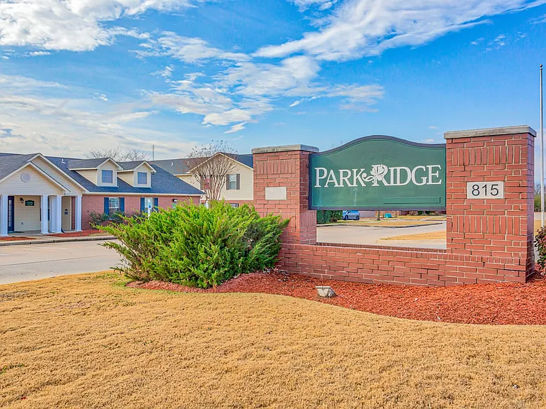 Parkridge Apartments — Photo 29