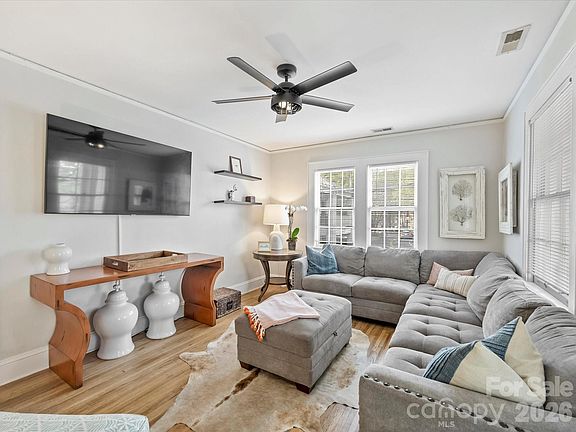 4th image of 124 N Laurel Ave APT 4