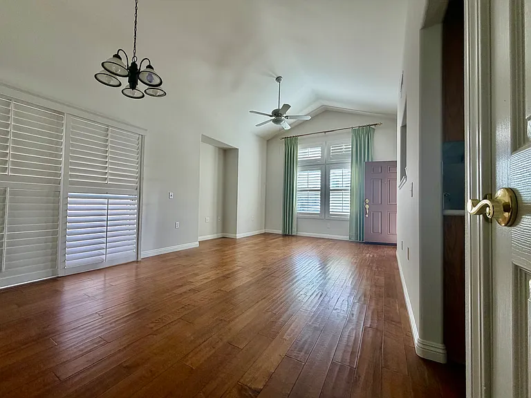 2024 Freesia Ave — Photo 10