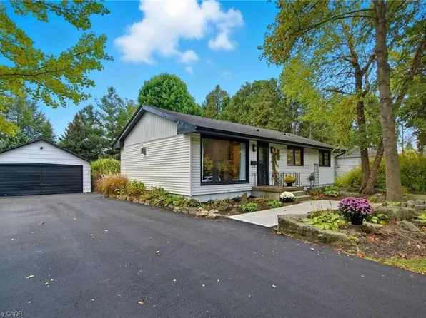 570 Westview Ave, Hamilton, ON L9G 1N9