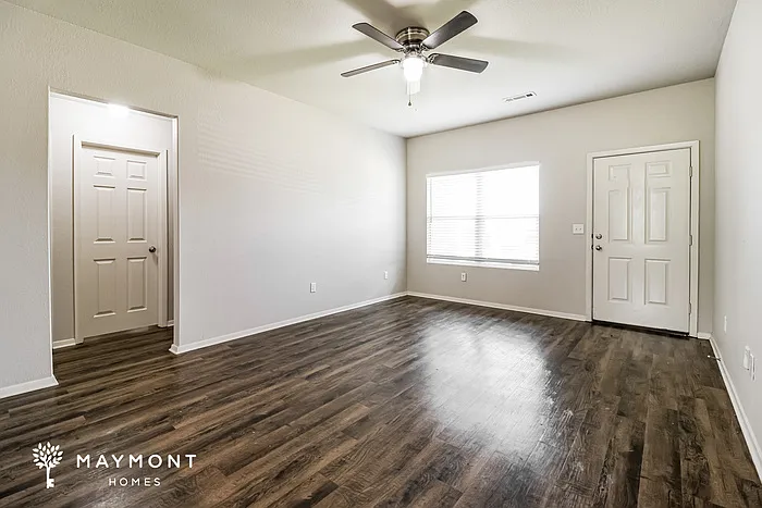 3 bed, 2.0 bath, 1303 sqft, $1,675 — Photo 4
