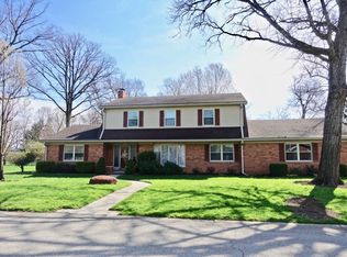 3400 N Vienna Woods Dr, Muncie, IN 47304