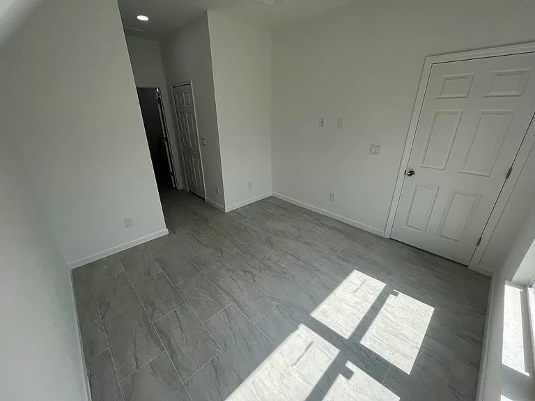 2513 22nd St W — Photo 19