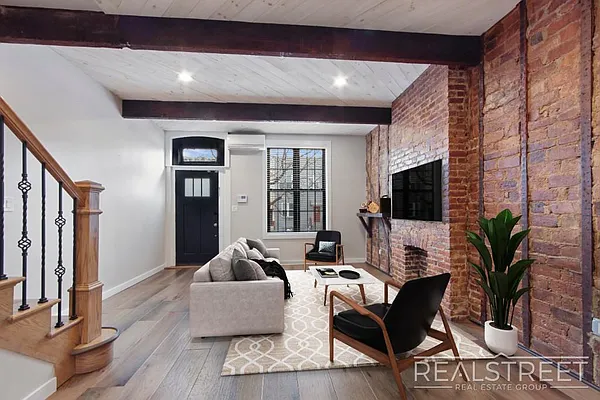 Sold by Real Street Inc | media 4
