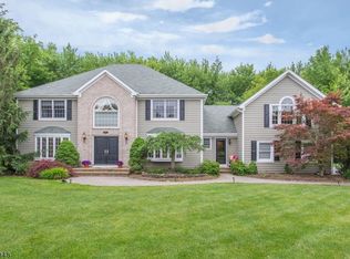 5 Vale Rd, Whippany, NJ 07981