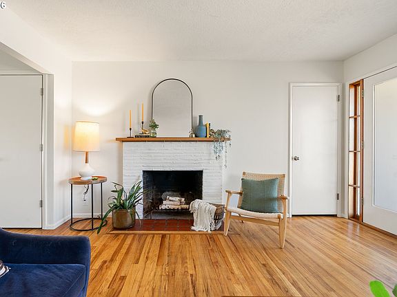 5th image of 9316 SE Salmon Ct