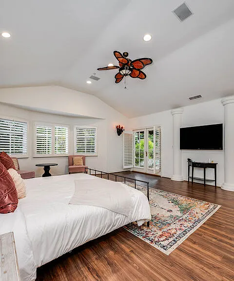 4063 Benedict Canyon Dr — Photo 43