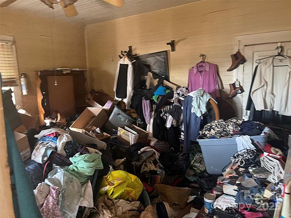 3rd image of 106 Crawford St