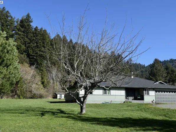 94345 Orchard Ln, Gold Beach, OR 97444