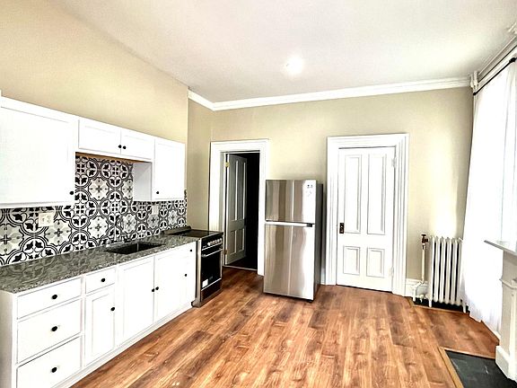 3rd image of 133 Elmwood Ave #2