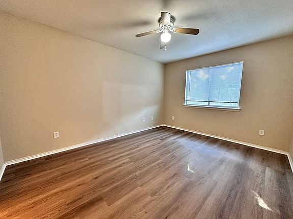 5th image of 3029 Pine Valley Dr