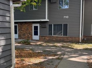 710 W Village Rd APT 105, Chanhassen, MN 55317