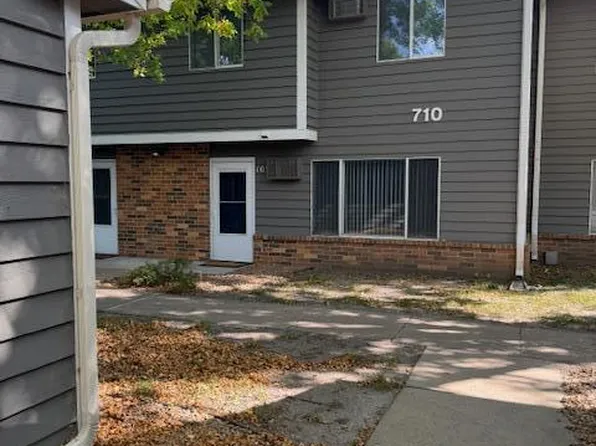 710 W Village Rd APT 105, Chanhassen, MN 55317