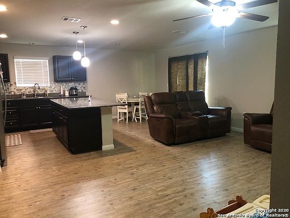 5th image of 10119 Relic Oaks