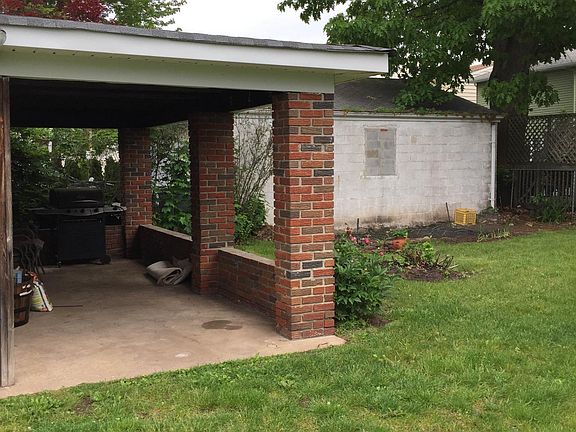 2nd image of 105 Campbell Ave #1