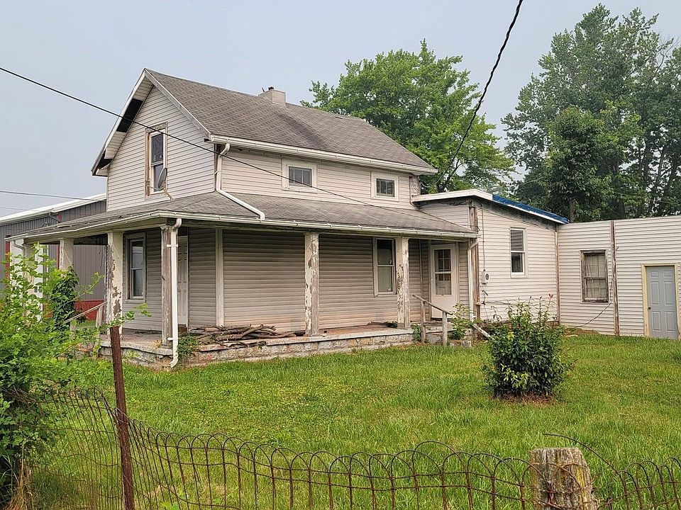 1st image of 404 Railroad St