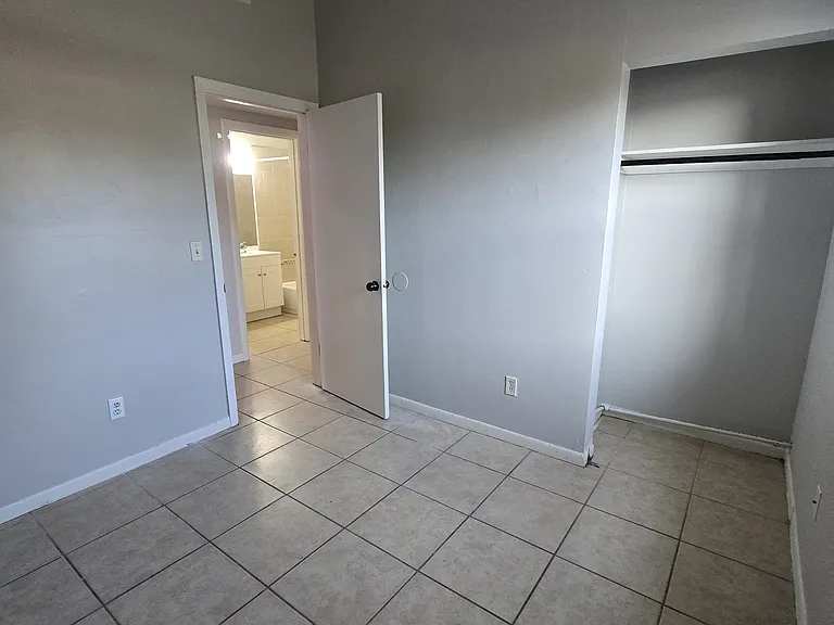 6334 Talbot Cir — Photo 16