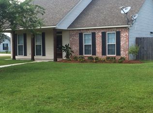 28445 Twilight Dr, Ponchatoula, LA 70454
