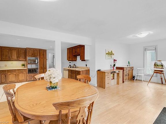 5th image of 1518 Cawthra Rd