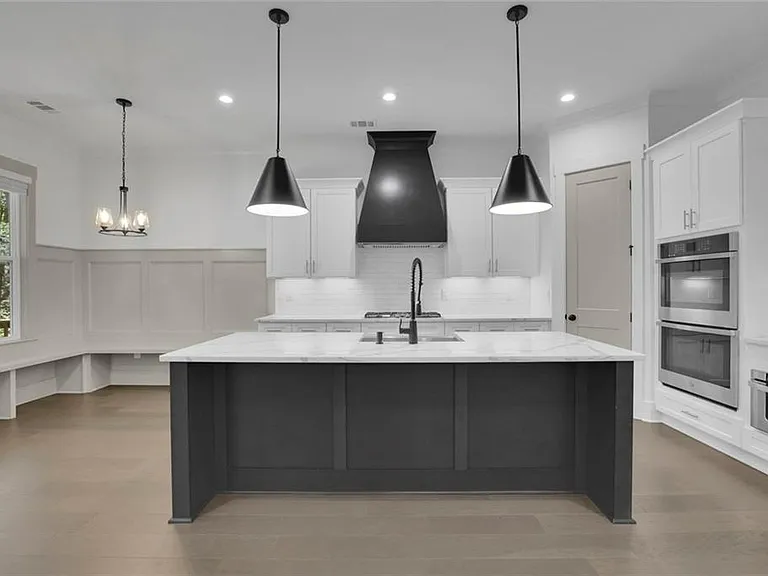 6181 Shoreland Cir — Photo 18
