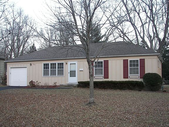 1 Car Garage w/ Opener