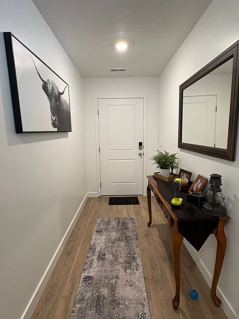 Washington Townhome — Photo 3