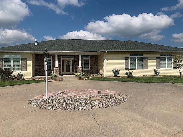 Circle drive welcomes guests