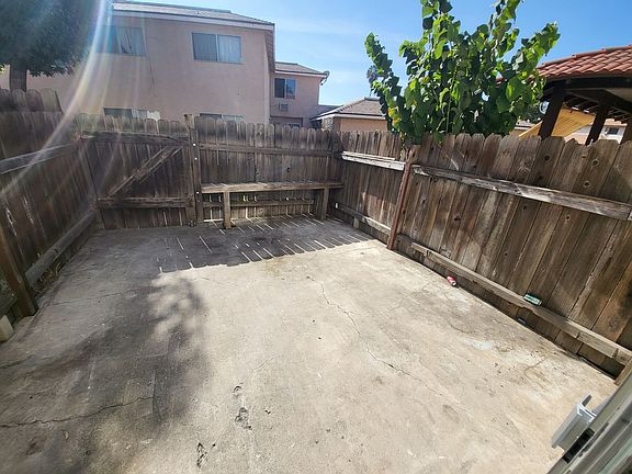 4th image of 631 S Fashion Park St APT B