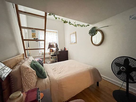 5th image of 52 Saint Marks Pl APT 1A