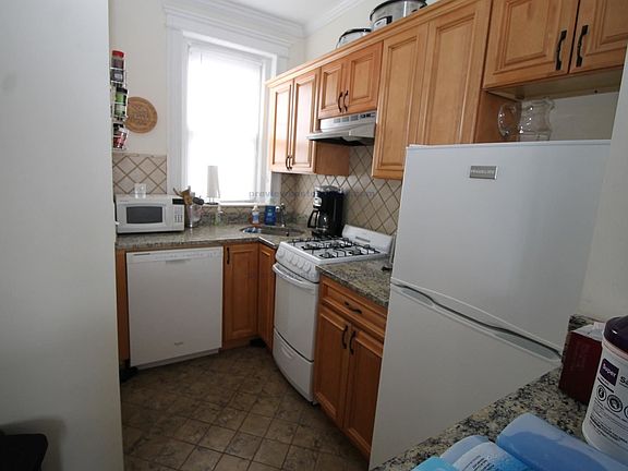 3rd image of 1842 Commonwealth Ave #143