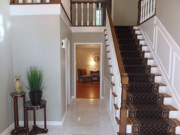 5th image of 7831 Holly Creek Ln