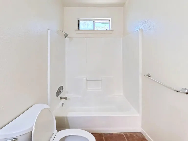 4405 N Dante Ave — Photo 4