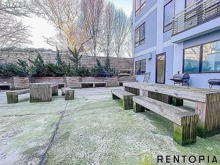 105 Vanderveer St #101M — Photo 6