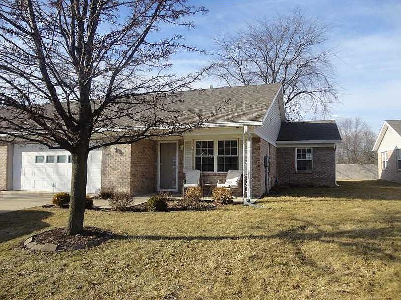 1st image of 640 Cresthaven Dr