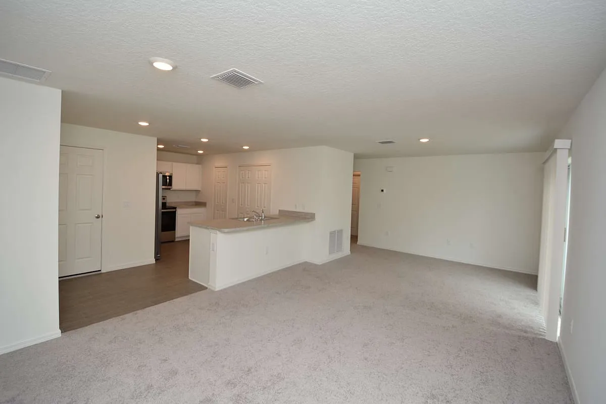 38 Baltimore Ln — Photo 3