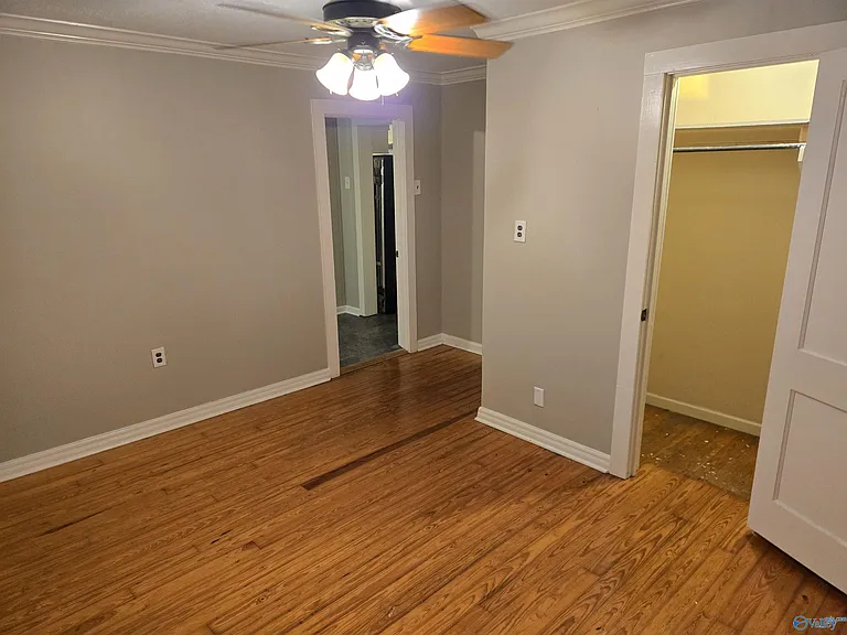 410 McCullough Ave NE — Photo 10