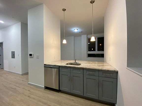 2nd image of 195 Lincoln Ave #1