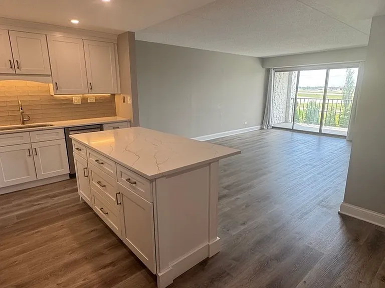 375 Plum Creek Dr #402 — Photo 4