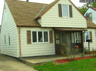 13705 Thornhope Rd, Cleveland, OH 44135