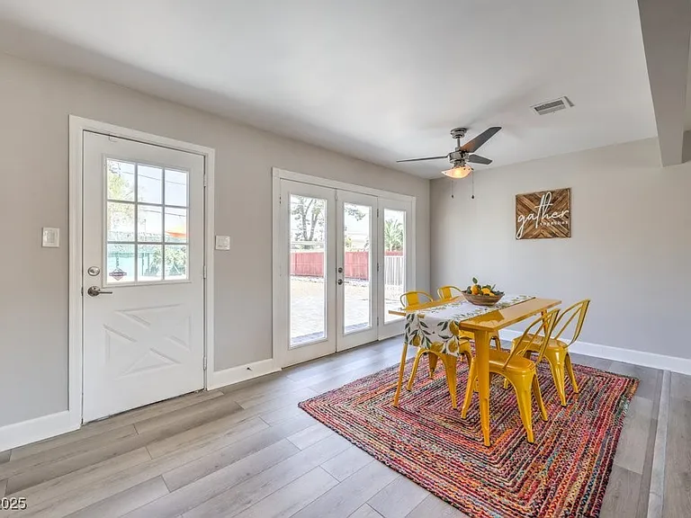 2400 Sherman Pl — Photo 8