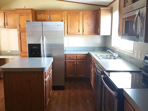3rd image of 3715 Silver Lake Dr