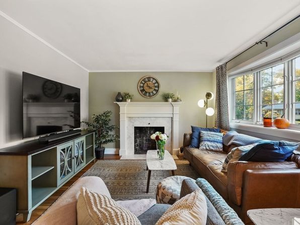 15 Howland Ter, Stoughton, MA