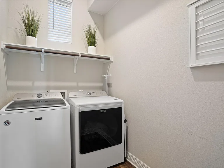 17805 Limestone Spring Ln — Photo 28