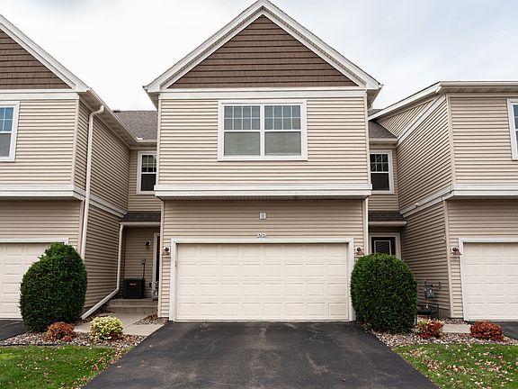 Building-Garage Front and drive way