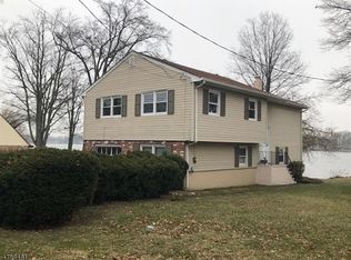 578 Lake Shore Dr, Parsippany, NJ 07054