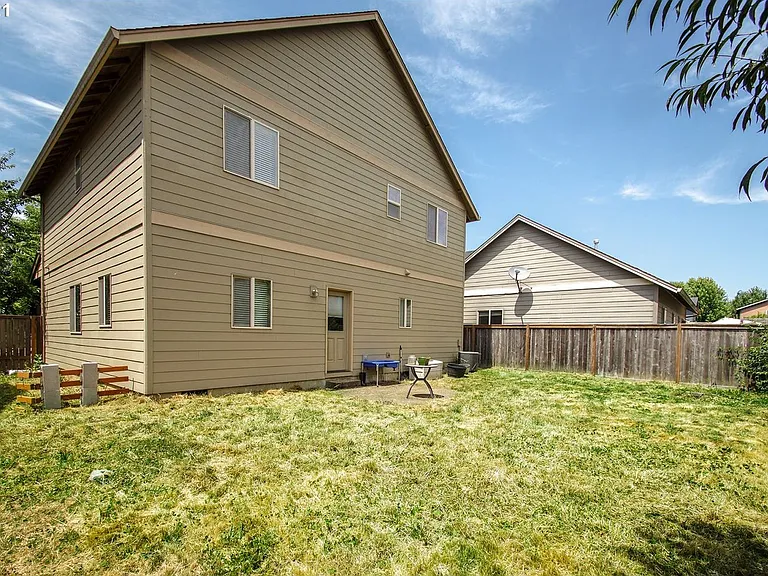 568 Donna Dr — Photo 30
